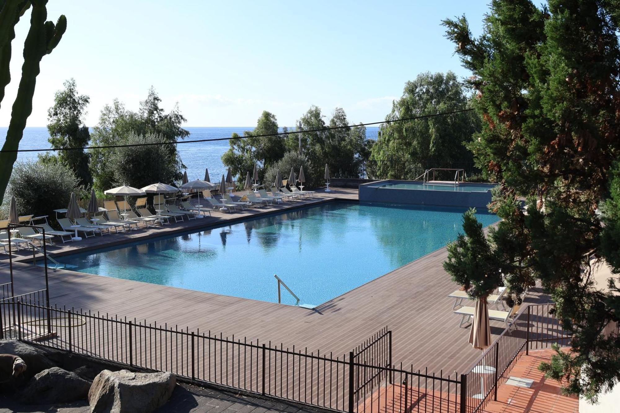 Il Pampaleone Glamping And Resort Acireale Eksteriør bilde